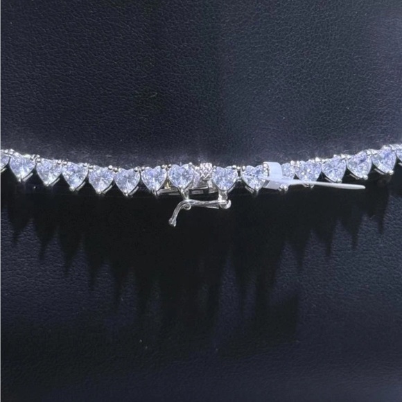 14kt 51ct Heart Tennis Necklace - Picture 11 of 15